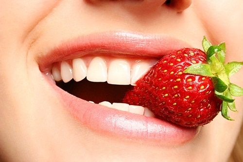 Bọc răng sứ bao lâu thì ăn được, nên kiêng gì?